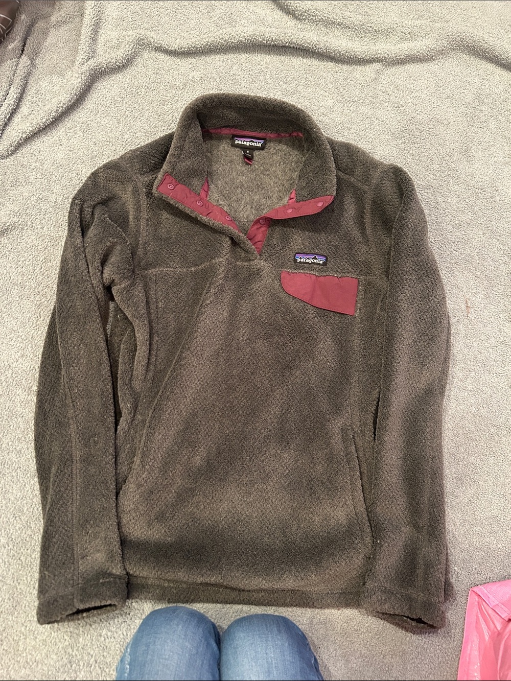 Patagonia grey Fleece Pullover with purple/burgundy Snap Trim